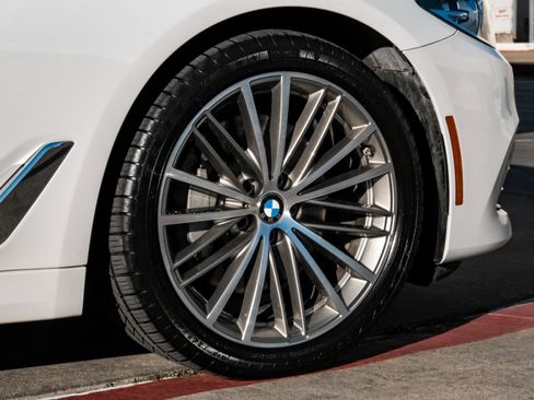 Used 2018 BMW 540i xDrive image 62