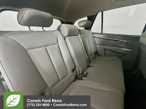 Used 2012 Hyundai Santa Fe GLS image 24