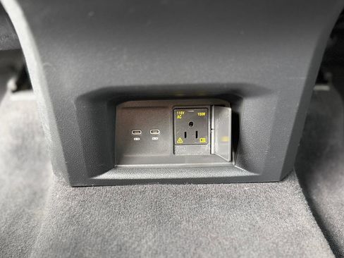 Used 2022 Volkswagen Atlas Cross Sport SEL image 37