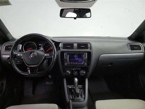 Used 2016 Volkswagen Jetta Sport w/ Lighting Package image 4