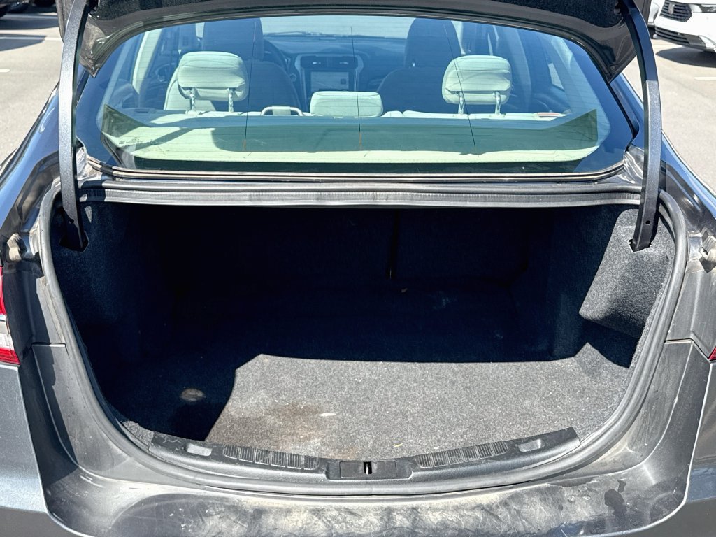 Used 2020 Ford Fusion SE FWD image 30