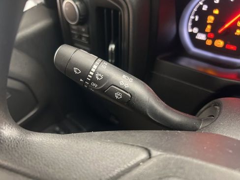 Used 2019 Chevrolet Silverado 1500 Custom w/ Custom Value Package AWD/4WD image 19