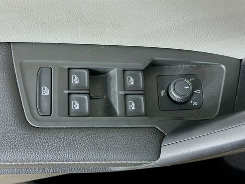 Used 2023 Volkswagen Tiguan S image 15