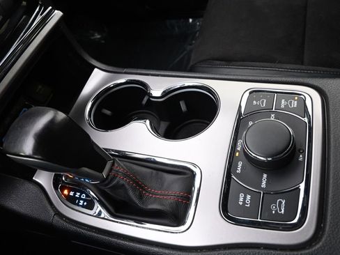 Used 2020 Jeep Grand Cherokee Trailhawk AWD/4WD image 31