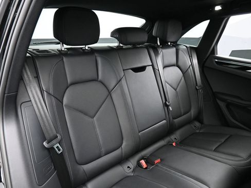 Certified 2026 Porsche Macan AWD/4WD image 26