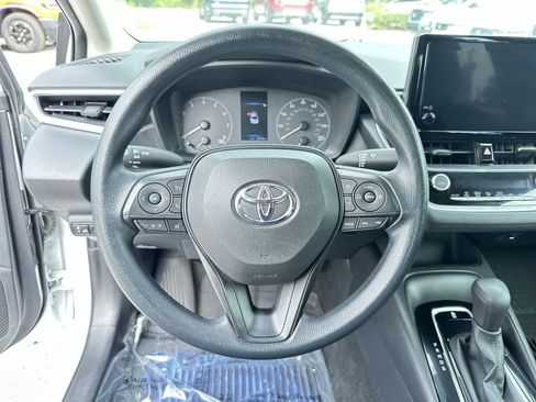 Used 2023 Toyota Corolla LE w/ LE Convenience Package FWD image 18