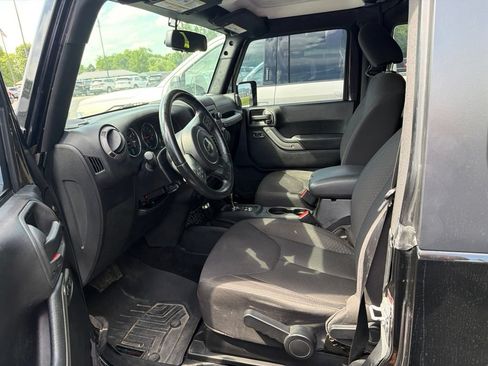 Used 2015 Jeep Wrangler Sport w/ Quick Order Package 24S AWD/4WD image 9