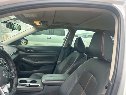 Used 2019 Nissan Altima 2.5 SR w/ SR Premium Package FWD image 17