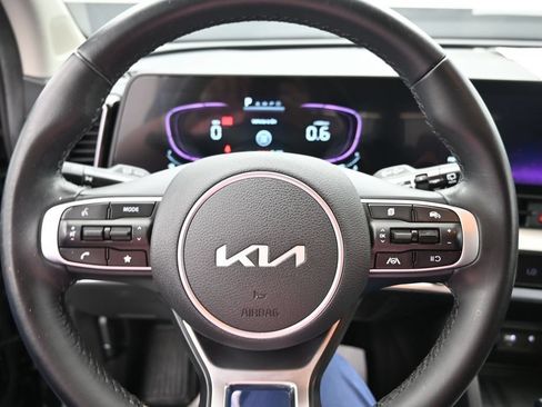 Used 2024 Kia Sportage EX FWD image 11