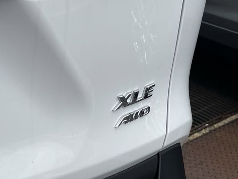 New 2025 Toyota RAV4 XLE image 21