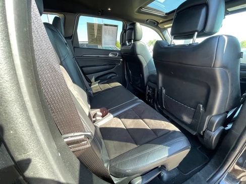 Used 2020 Jeep Grand Cherokee Altitude AWD/4WD image 23