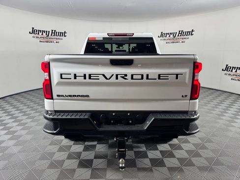 Used 2025 Chevrolet Silverado 1500 LT Trail Boss w/ Dark Appearance Package AWD/4WD image 8