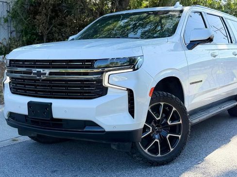 Used 2021 Chevrolet Suburban RST w/ Luxury Package AWD/4WD image 4