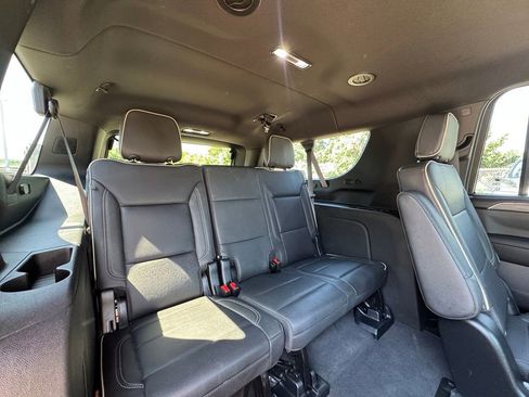 Used 2024 GMC Yukon XL SLT w/ SLT Luxury Package AWD/4WD image 40