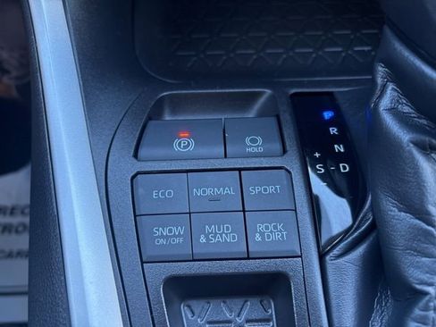 Used 2022 Toyota RAV4 XLE w/ Convenience Package image 25