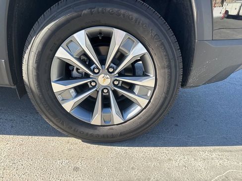 Used 2025 Chevrolet Equinox LT w/ Safety and Technology Package image 7