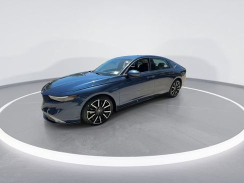 Used 2023 Honda Accord Touring image 4