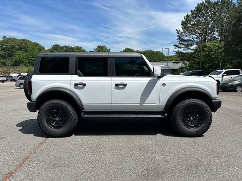 New 2026 Ford Bronco Outer Banks w/ Sasquatch Package AWD/4WD image 8