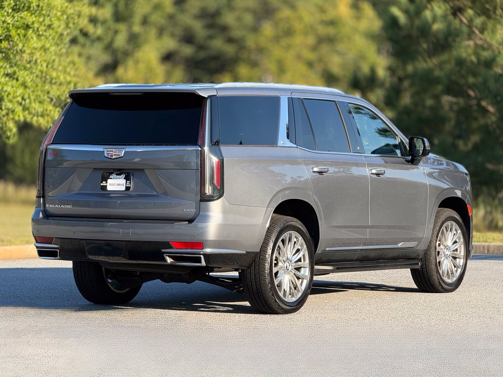 Used 2022 Cadillac Escalade Premium Luxury AWD/4WD image 11