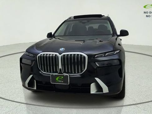 Used 2025 BMW X7 xDrive40i w/ Premium Package AWD/4WD image 2