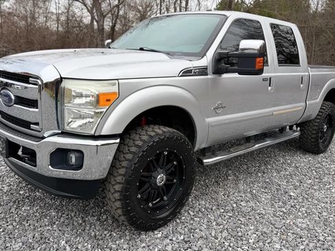 Used 2015 Ford F250 Lariat w/ Lariat Ultimate Package image 3