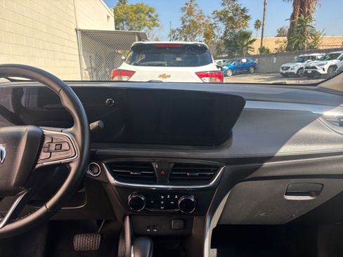 Used 2025 Buick Encore GX Preferred image 18