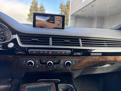 Used 2018 Audi Q7 3.0T Premium Plus image 20
