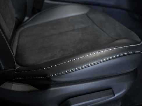 New 2025 Jeep Grand Cherokee Altitude image 33