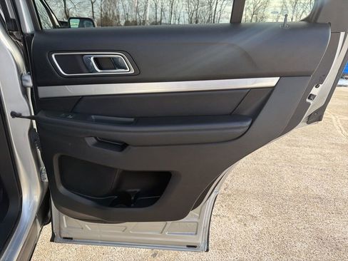 Used 2017 Ford Explorer XLT w/ Equipment Group 202A image 25