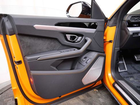 Used 2024 Lamborghini Urus S AWD/4WD image 20