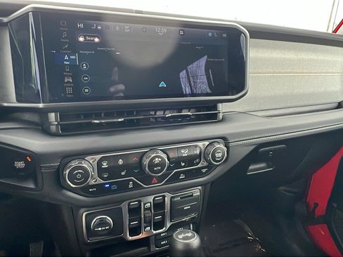 Used 2025 Jeep Wrangler Backcountry image 31