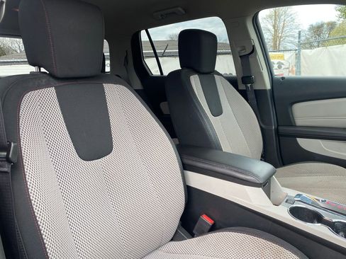 Used 2017 GMC Terrain SLE AWD/4WD image 16