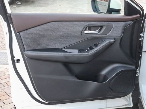 Used 2023 Nissan Rogue SV image 20