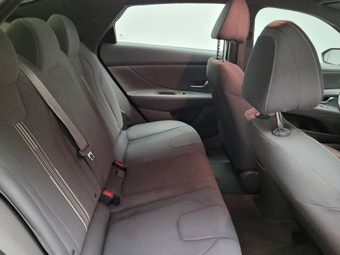 Used 2021 Hyundai Elantra SEL FWD image 19