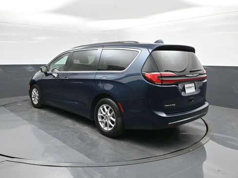 Used 2022 Chrysler Pacifica Touring-L image 5
