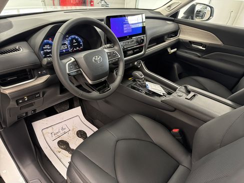 New 2026 Toyota Grand Highlander AWD image 21