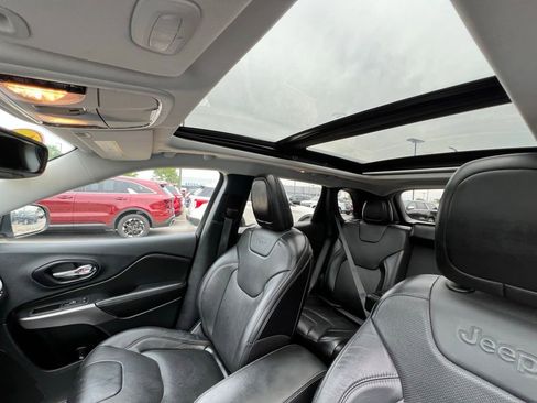 Used 2021 Jeep Cherokee Limited AWD/4WD image 20