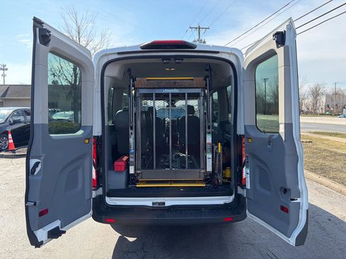 Used 2018 Ford Transit 150 XL image 36