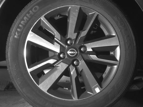 Used 2025 Nissan Versa SV FWD image 15