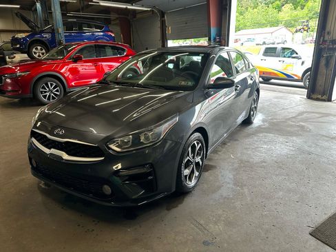 Used 2020 Kia Forte LXS FWD image 1