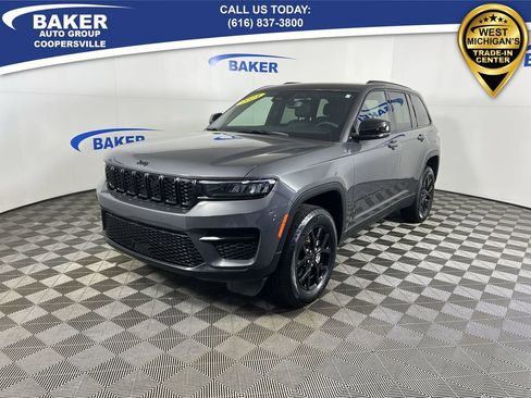 Used 2024 Jeep Grand Cherokee Altitude image 1