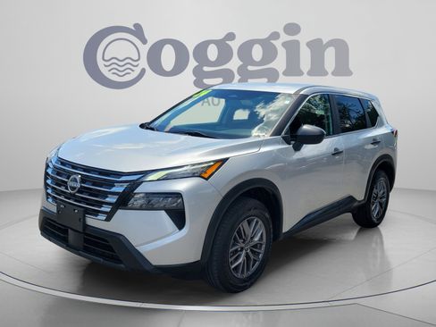 Used 2024 Nissan Rogue S AWD/4WD image 1