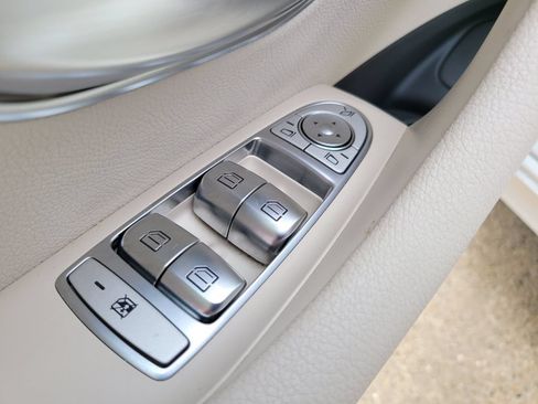 Used 2021 Mercedes-Benz E 350 4MATIC Sedan image 22
