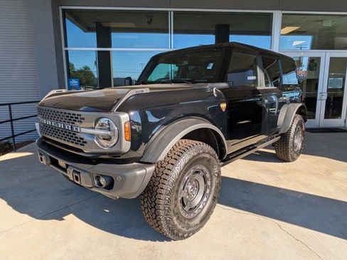 New 2025 Ford Bronco Badlands image 8