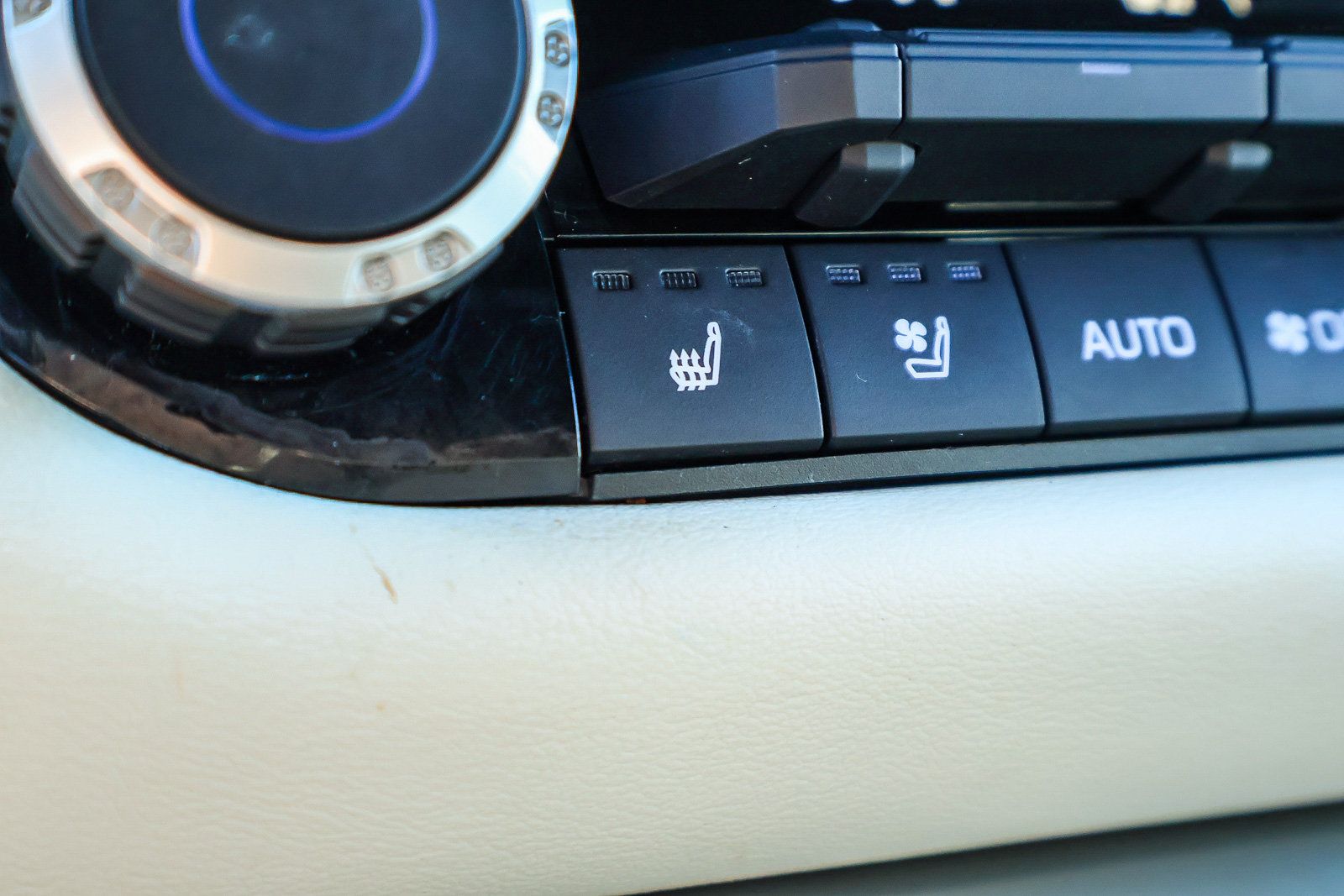 Used 2023 Toyota Sequoia Capstone AWD/4WD image 7