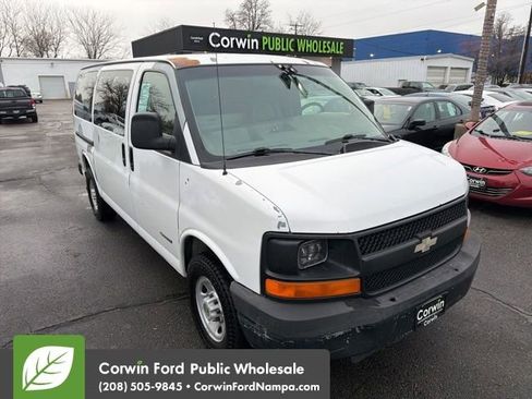 Used 2003 Chevrolet Express 3500 image 3