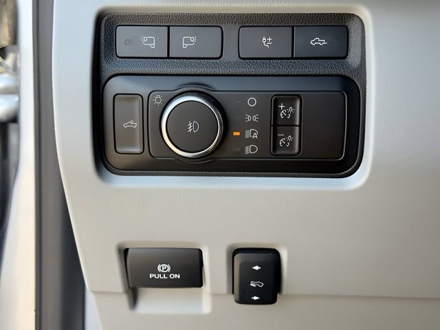 Used 2023 Ford F450 Limited w/ FX4 Off-Road Package AWD/4WD image 31