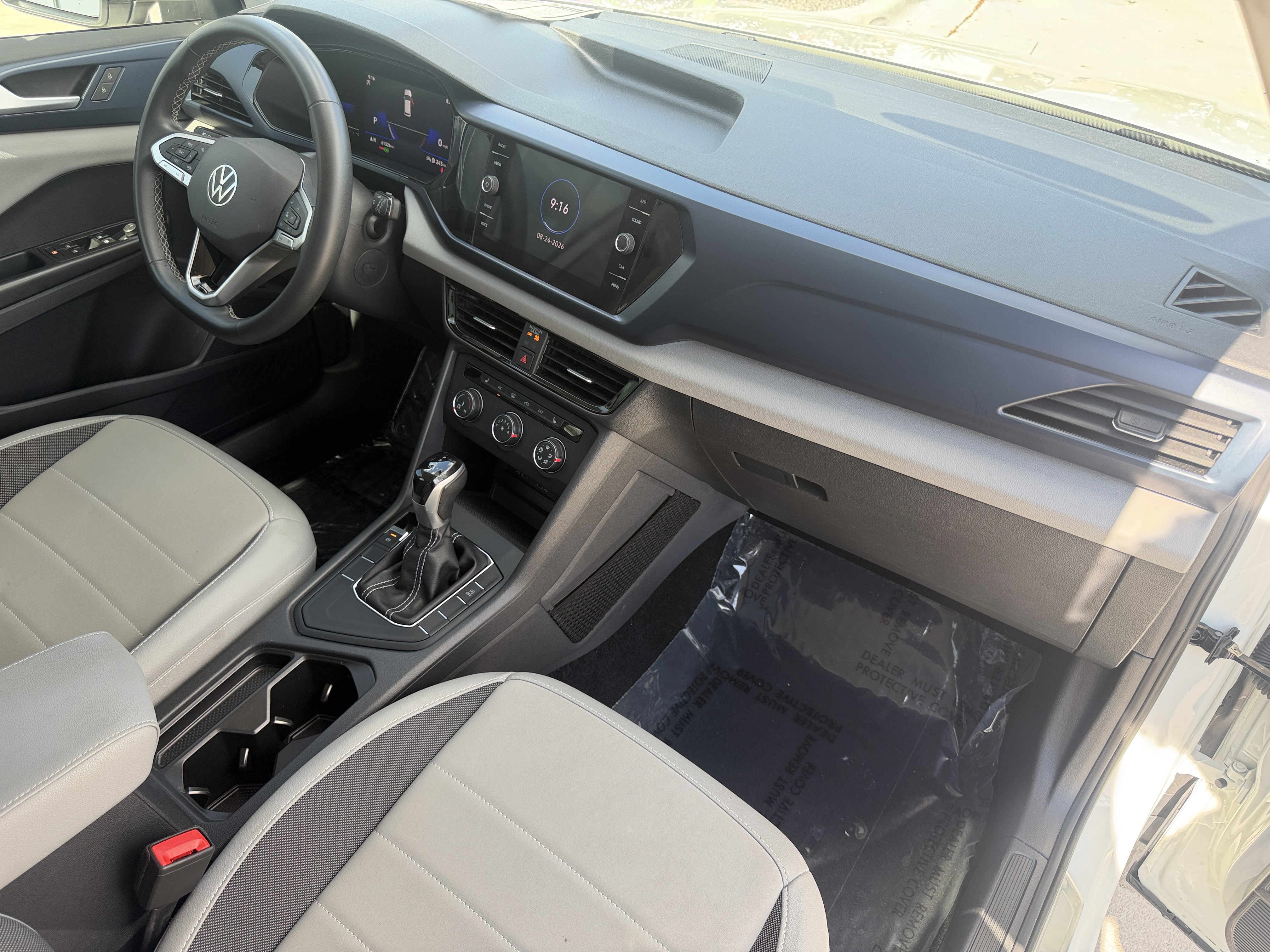 Used 2022 Volkswagen Taos SE FWD image 9