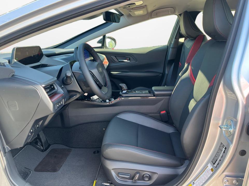 New 2026 Toyota Prius Plug-In Hybrid FWD image 9