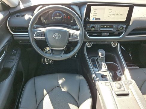 Certified 2024 Toyota Grand Highlander AWD image 22